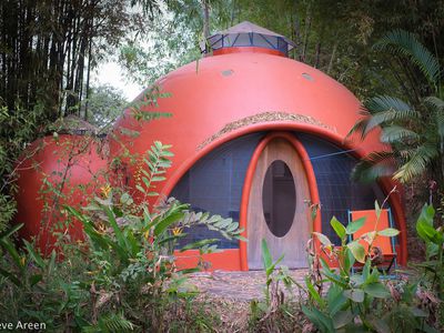 AirCrete dome home by Steve Areen