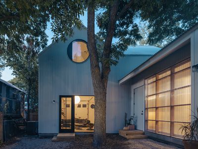 Birdhouse accessory dwelling unit by North Arrow Studio exterior