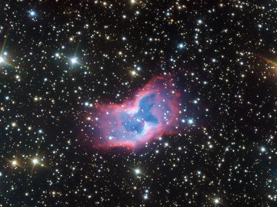 Highly detailed image of the NGC 2899 planetary nebula.