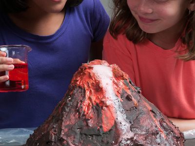 diy volcano science experiment