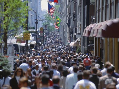 really crowded sidewalk in New York