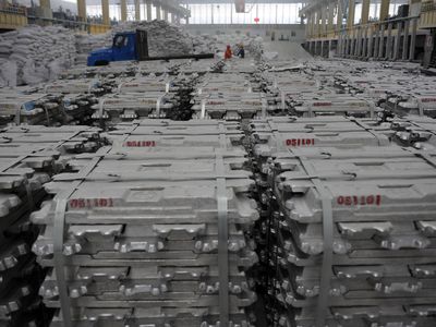 Chinese Aluminum ingots ready to roll