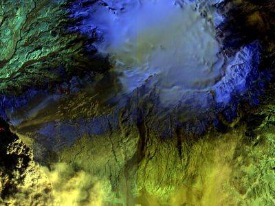  the EyjafjallajÃ¶kull volcano in Iceland on April 17, 2010 from space