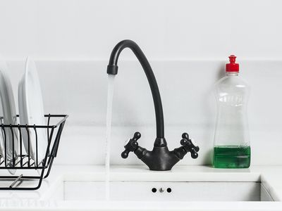 clean kitchen sink