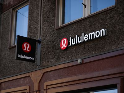 lululemon storefront in Berlin