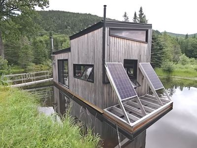 Mini Bora rentable floating cabin cottage Bora Boreal exterior