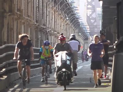 Queensboro two-way bike and pedestrian lane