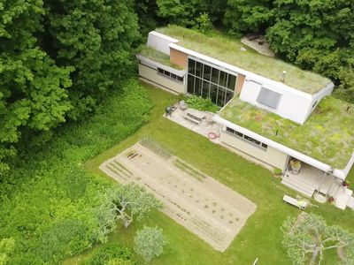 Strawbale homestead by Martin Liefhebber & Harvest Homes & Evolve Builders exterior