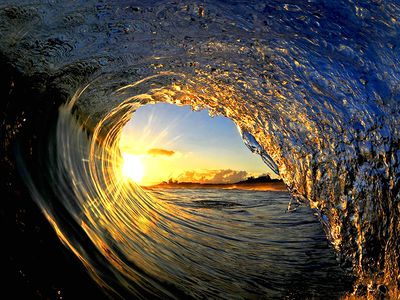 sun inside a wave