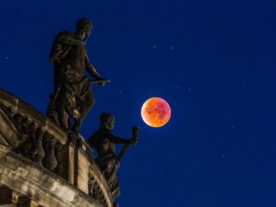 supermoon lunar eclipse over Berlin in 2015